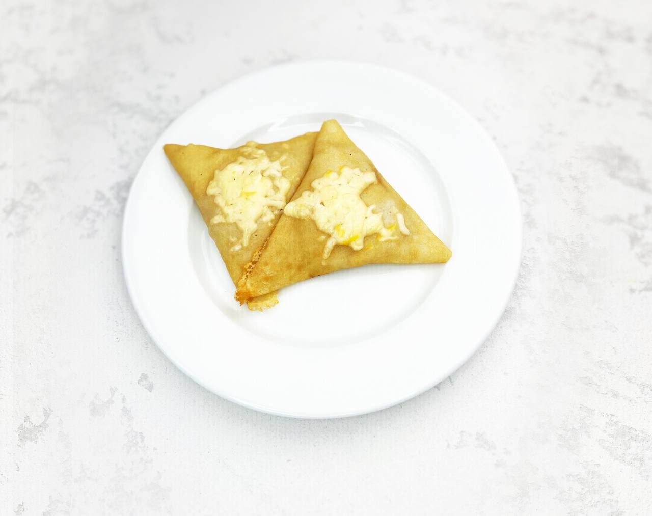 Блинчики с грибами, луком и сыром